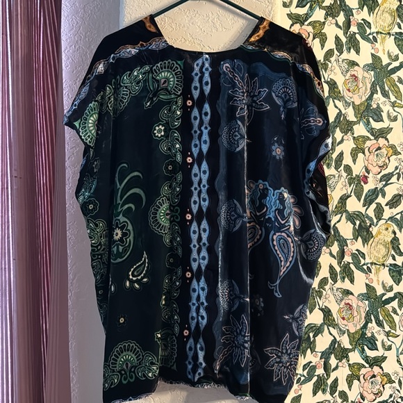 Farm Rio Multicolor Sweet
Mermaids Blouse Size XL - Picture 3 of 5